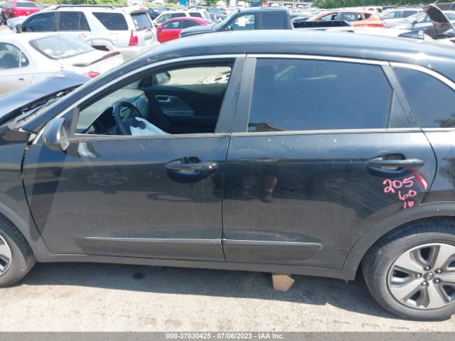 KNDCB3LC8H5099552 KIA NIRO FE
