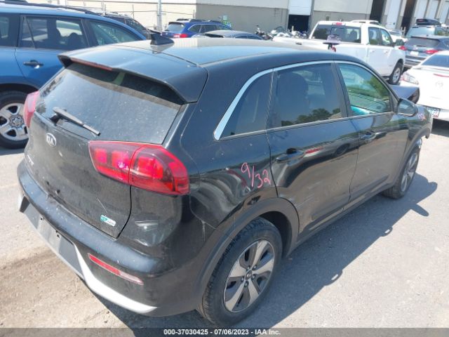 KNDCB3LC8H5099552 KIA NIRO FE