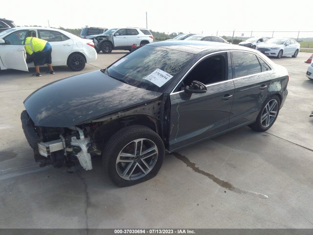 WAUAUGFFXK1024989 Audi A3 Sedan Premium/titanium Premium