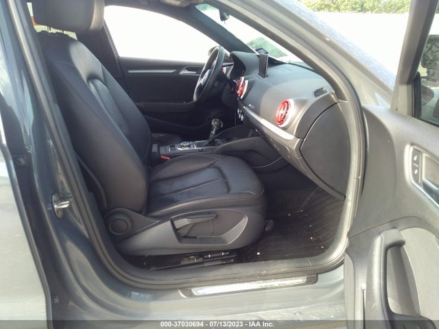 WAUAUGFFXK1024989 Audi A3 Sedan Premium/titanium Premium