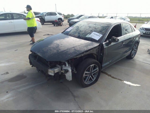 WAUAUGFFXK1024989 Audi A3 Sedan Premium/titanium Premium