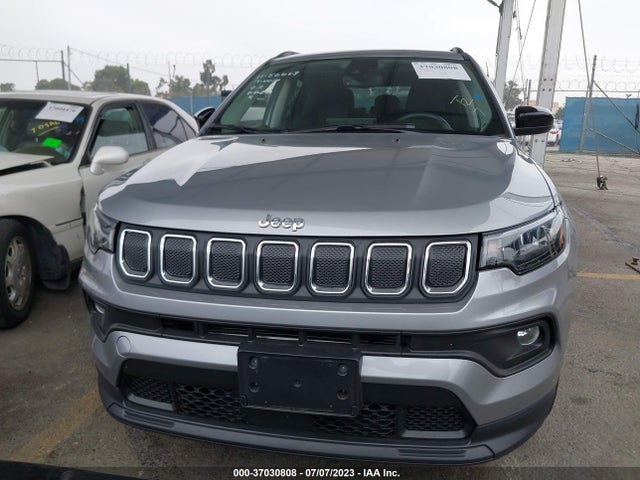 3C4NJDFB4NT181584 Jeep Compass Latitude Lux
