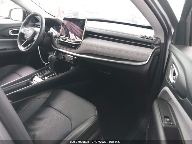 3C4NJDFB4NT181584 Jeep Compass Latitude Lux