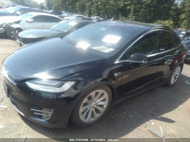 Tesla Model X P90d/75d/p100d 2016 5YJXCBE4XGF008440 Image 2