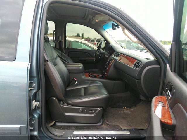 2008 Chevrolet Tahoe Ltz მანქანა იყიდება აუქციონზე, vin: 1GNFC13028J121354, აუქციონის ნომერი: 37031383