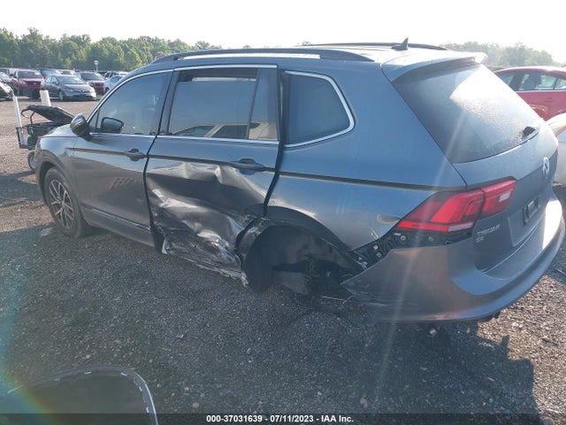 3VV2B7AX4LM024103 Volkswagen Tiguan Se/sel/se R-line Black