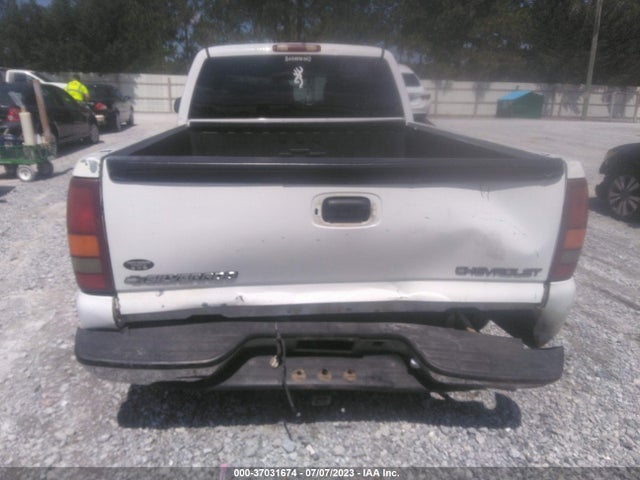 2000 CHEVROLET SILVERADO 1500 LS VIN: 2GCEC19V3Y1261317