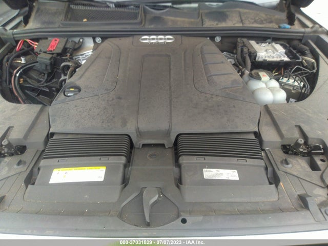 WA1LHAF75JD029613 Audi Q7 Premium Plus