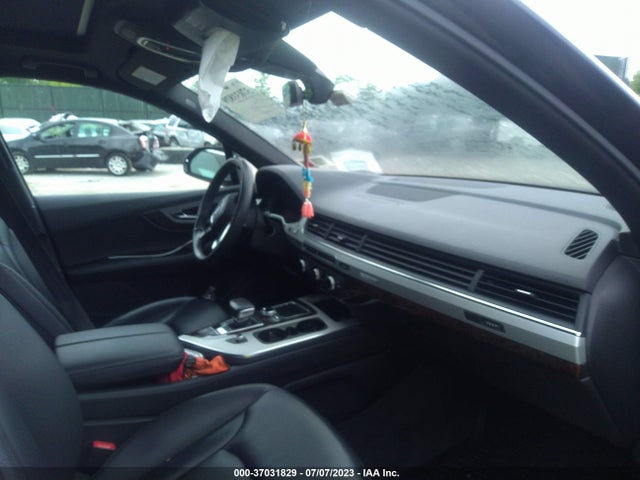 WA1LHAF75JD029613 Audi Q7 Premium Plus