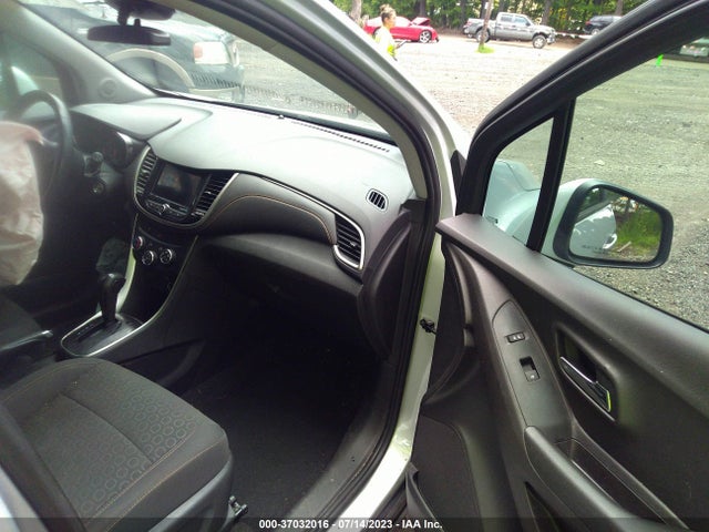 Chevrolet TRAX LS 2020 3GNCJKSBXLL327251 Image 5