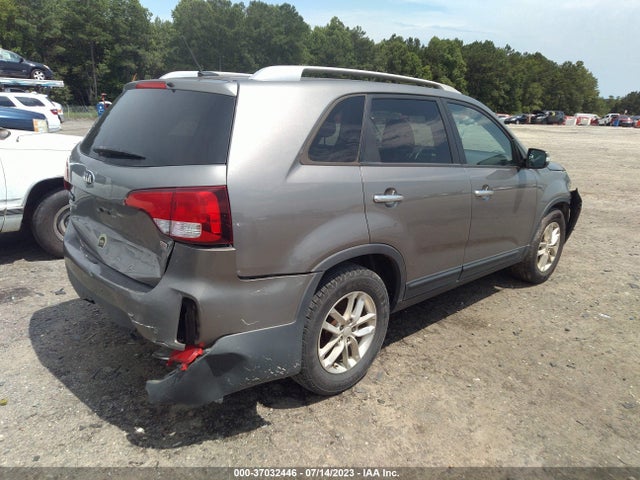2015 KIA SORENTO LX VIN: 5XYKT3A67FG580323