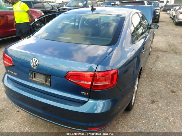 3VWD17AJ4FM420765 Volkswagen Jetta Sedan 1.8t Se