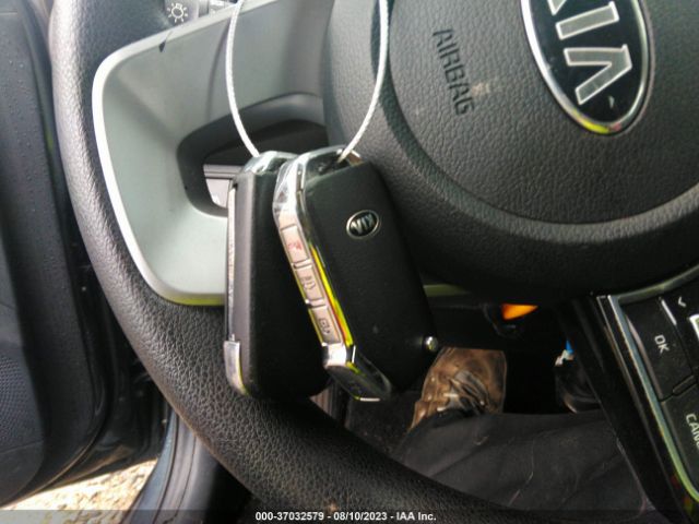 3KPF24AD2KE129073 KIA Forte Lxs