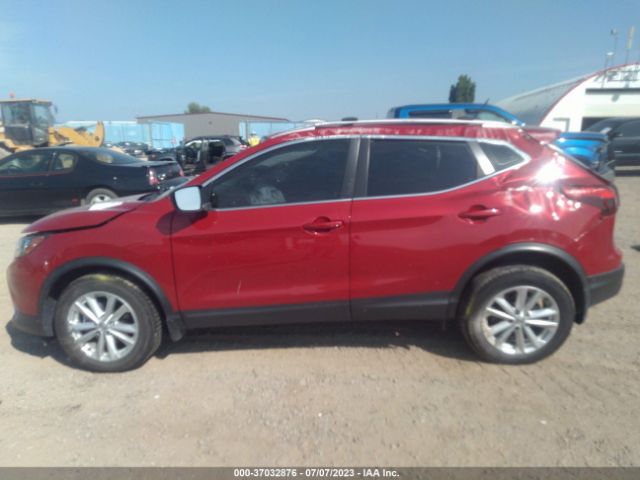 JN1BJ1CR2JW263145 Nissan Rogue Sport Sv