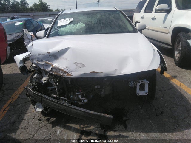 2018 HYUNDAI ELANTRA GT VIN: KMHH35LE6JU055136