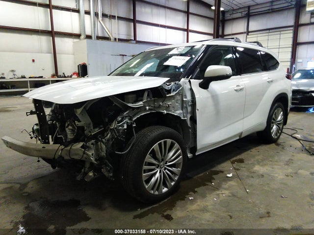 Toyota Highlander Platinum 2022 5TDFZRBH3NS216629 Image 2