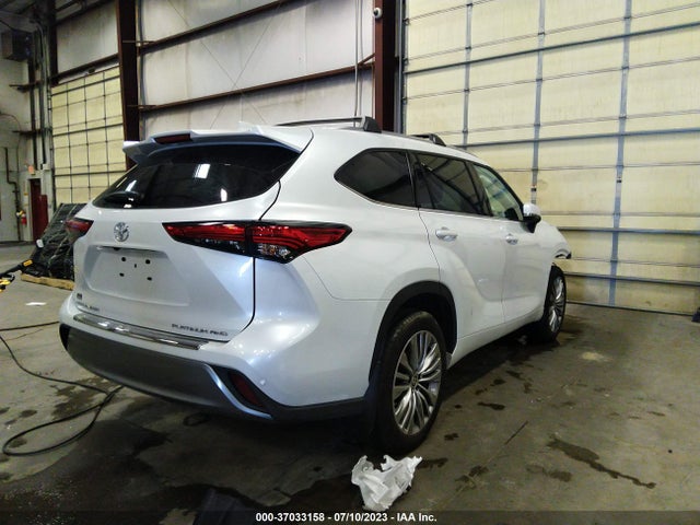 Toyota Highlander Platinum 2022 5TDFZRBH3NS216629 Image 11