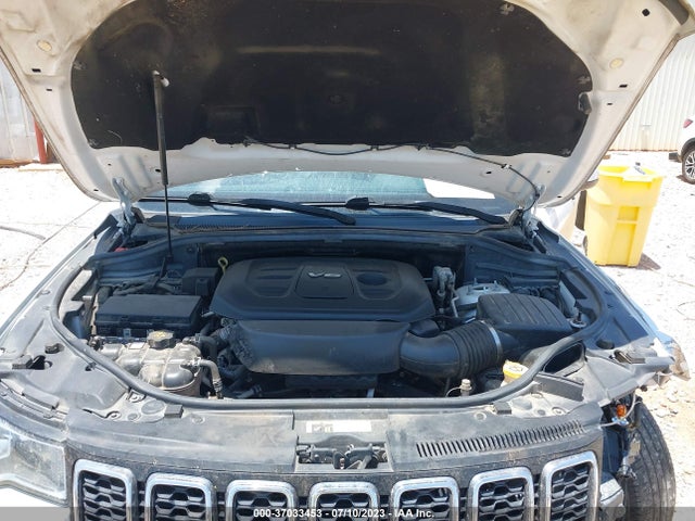 1C4RJEAG4JC126245 Jeep Grand Cherokee Laredo E