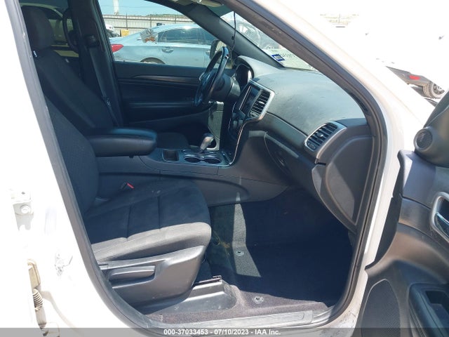 1C4RJEAG4JC126245 Jeep Grand Cherokee Laredo E