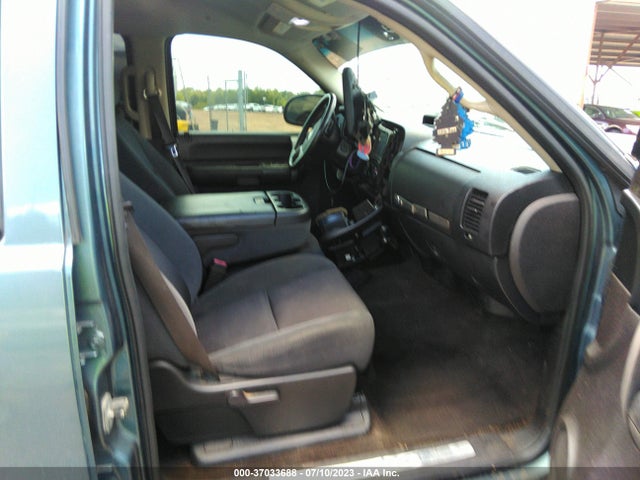2009 CHEVROLET SILVERADO 1500 LT VIN: 3GCEC23059G290748