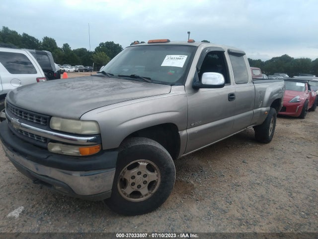 2002 CHEVROLET SILVERADO 1500 LS VIN: 2GCEK19T721408621