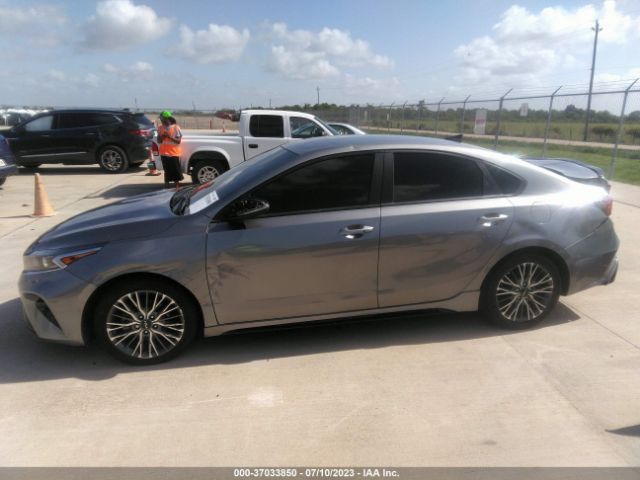 3KPF54AD9NE435943 KIA Forte Gt-line