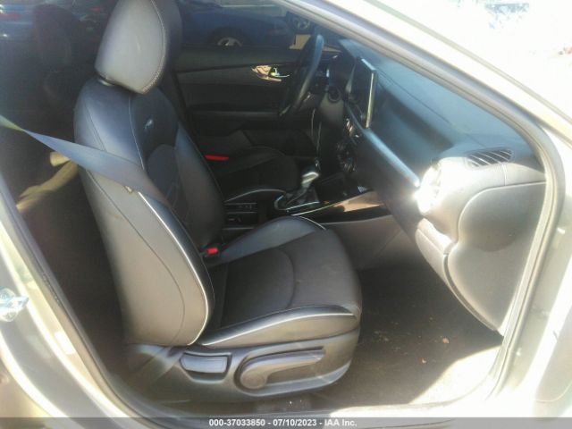 3KPF54AD9NE435943 KIA Forte Gt-line