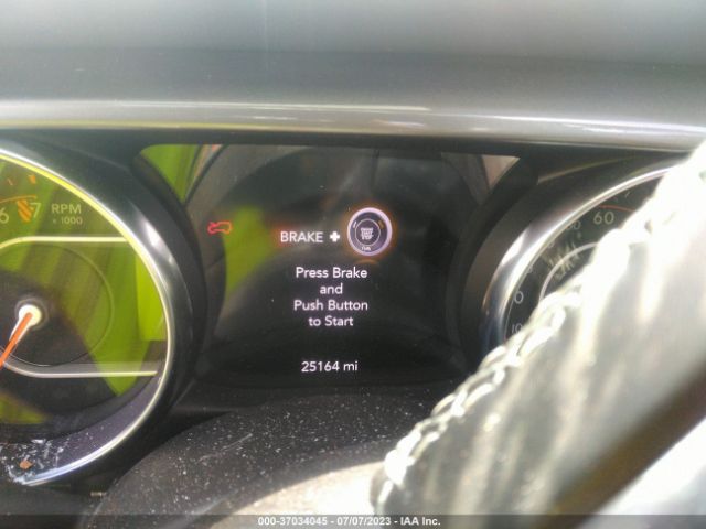 1C4HJXEG1NW163694 Jeep Wrangler Unlimited Sahara