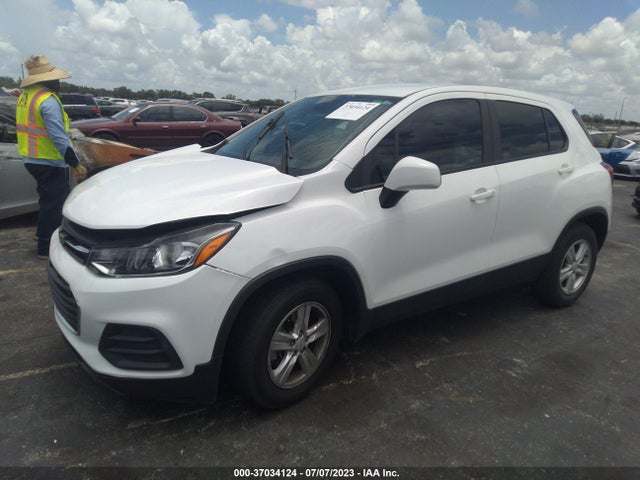 Chevrolet TRAX LS 2020 KL7CJKSB5LB057272 Image 2