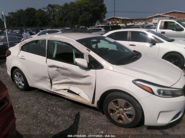 3KPFK4A7XHE031718 KIA FORTE LX