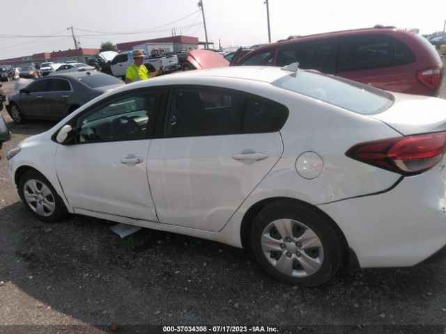 3KPFK4A7XHE031718 KIA FORTE LX