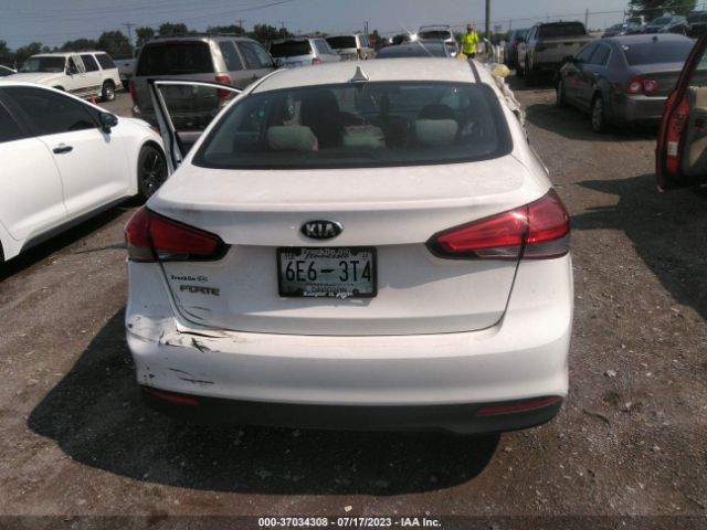 3KPFK4A7XHE031718 KIA FORTE LX