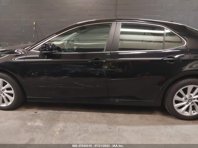 2021 TOYOTA CAMRY LE VIN: 4T1C11BK5MU040180