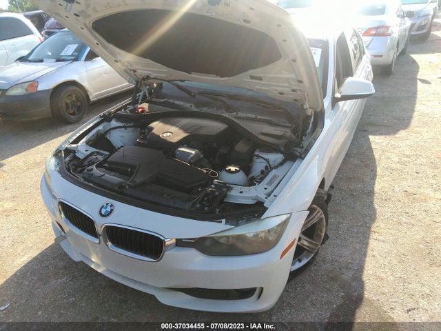 WBA3B1C50EK134195 BMW 3 Series 320i