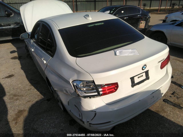 WBA3B1C50EK134195 BMW 3 Series 320i