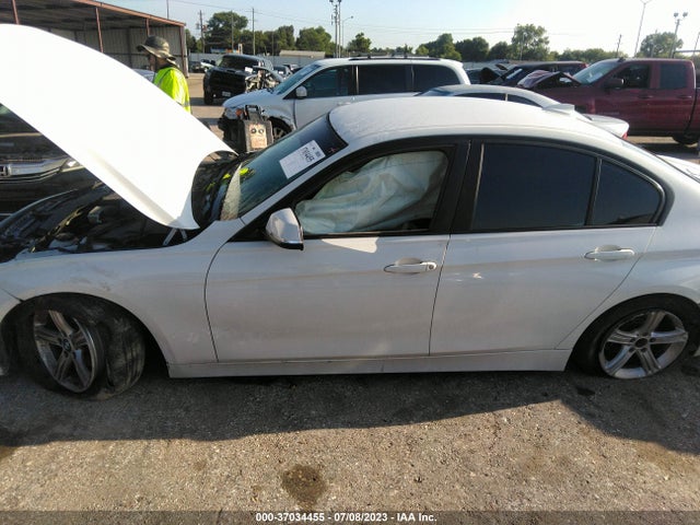 WBA3B1C50EK134195 BMW 3 Series 320i