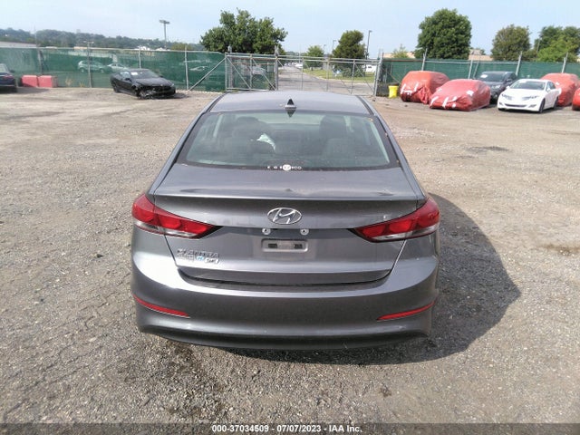 Hyundai ELANTRA SE 2018 5NPD74LF2JH381553 Image 17