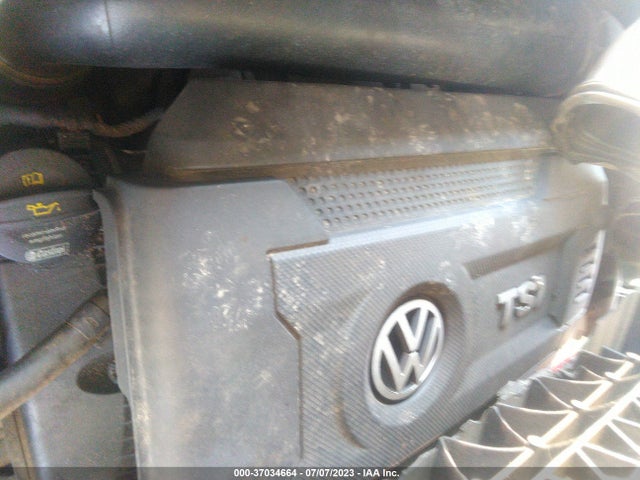1VWAT7A39HC067667 Volkswagen Passat 1.8t S