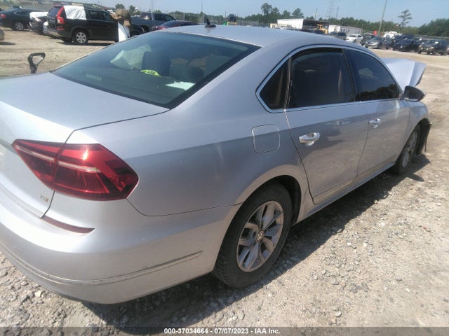 1VWAT7A39HC067667 Volkswagen Passat 1.8t S