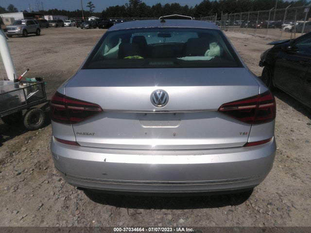 1VWAT7A39HC067667 Volkswagen Passat 1.8t S