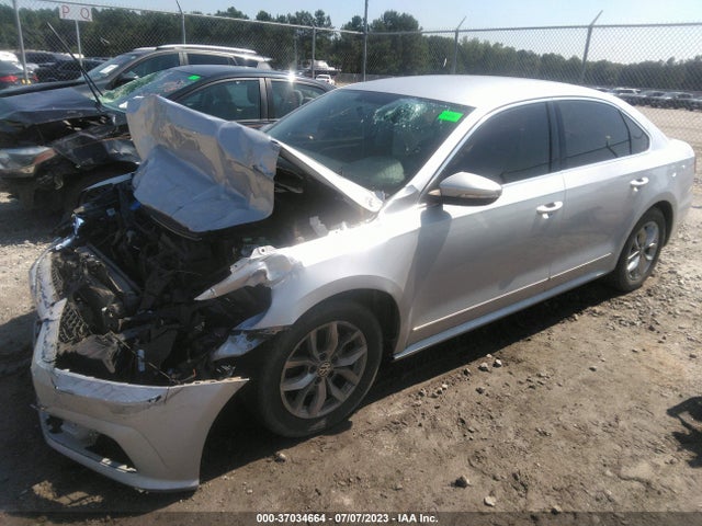 1VWAT7A39HC067667 Volkswagen Passat 1.8t S