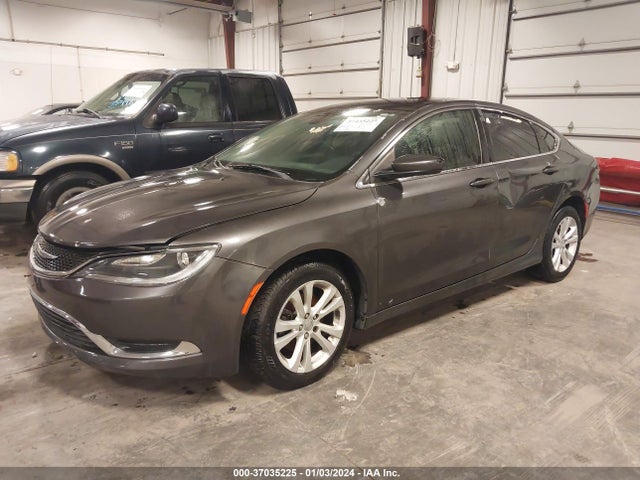 Chrysler 200 Limited Platinum 2017 1C3CCCAB7HN510757 Image 2