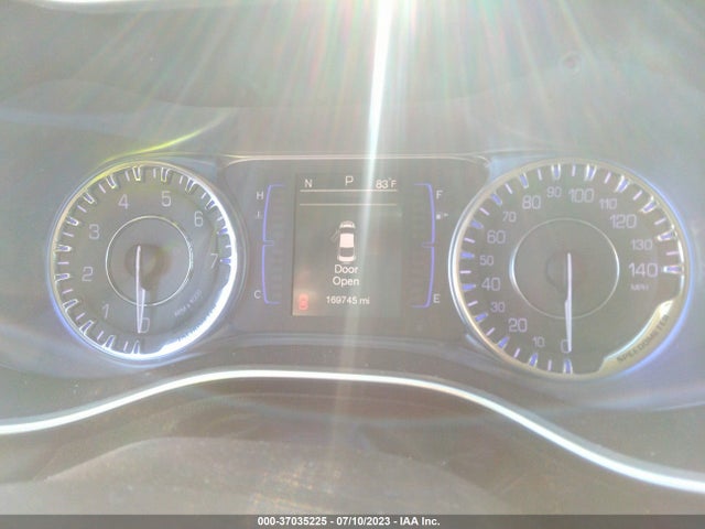 Chrysler 200 Limited Platinum 2017 1C3CCCAB7HN510757 Image 7