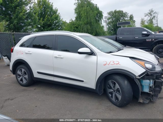 KNDCB3LCXJ5160390 KIA NIRO LX
