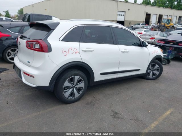 KNDCB3LCXJ5160390 KIA NIRO LX