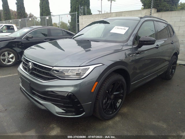 3VVCB7AX0PM057996 Volkswagen Tiguan Se R-line Black