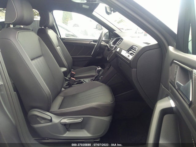 3VVCB7AX0PM057996 Volkswagen Tiguan Se R-line Black