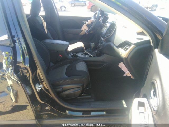 1C4PJMCX9JD599521 Jeep Cherokee Latitude