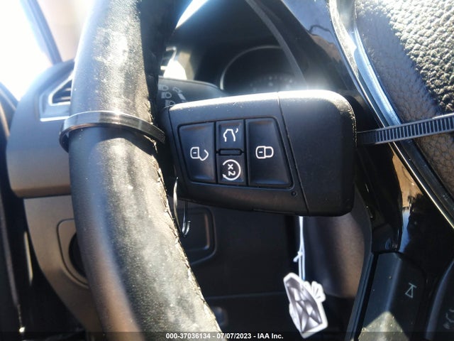 3VV3B7AX7JM012447 Volkswagen Tiguan Sel/se