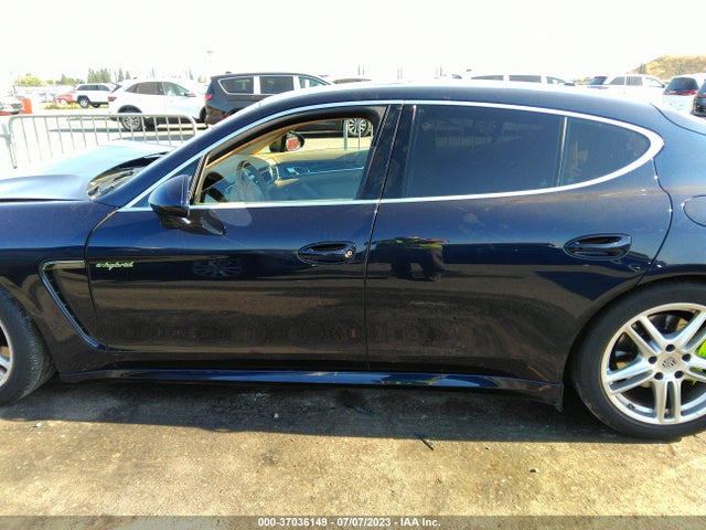 2016 Porsche Panamera, VIN: WP0AD2A7XGL041051